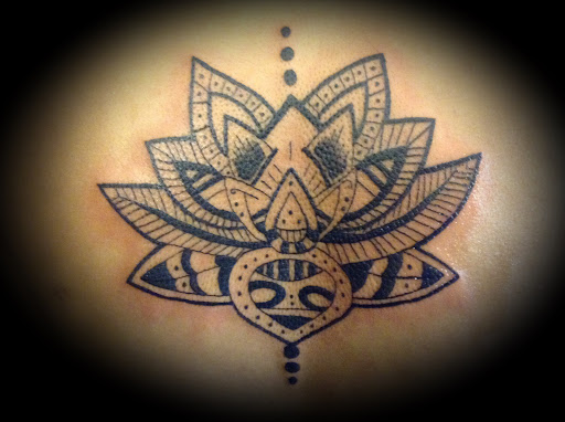 Explore henna foot tattoo ideas, creative tattoo ideas in Washington, available at Fattys Tattoos & Piercings Dupont Circle