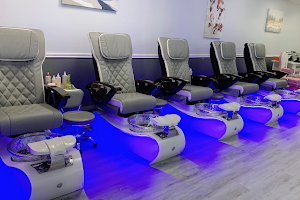 Modern Nails & Spa image