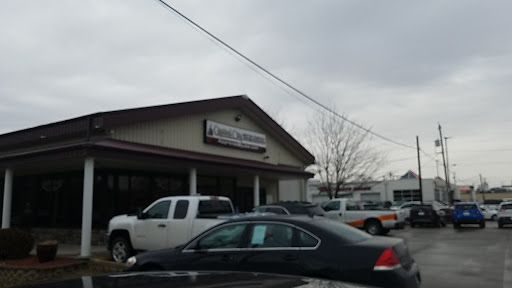 Used Car Dealer «Capital City Motor Company», reviews and photos, 2110 E University Ave, Des Moines, IA 50317, USA