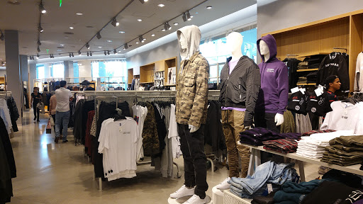 Clothing Store «H&M», reviews and photos, 4200 Conroy Rd, Orlando, FL 32839, USA