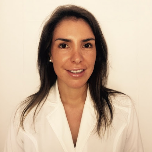Dra. Stefania Toso Diaz de la Vega, Dermatólogo - Las Condes