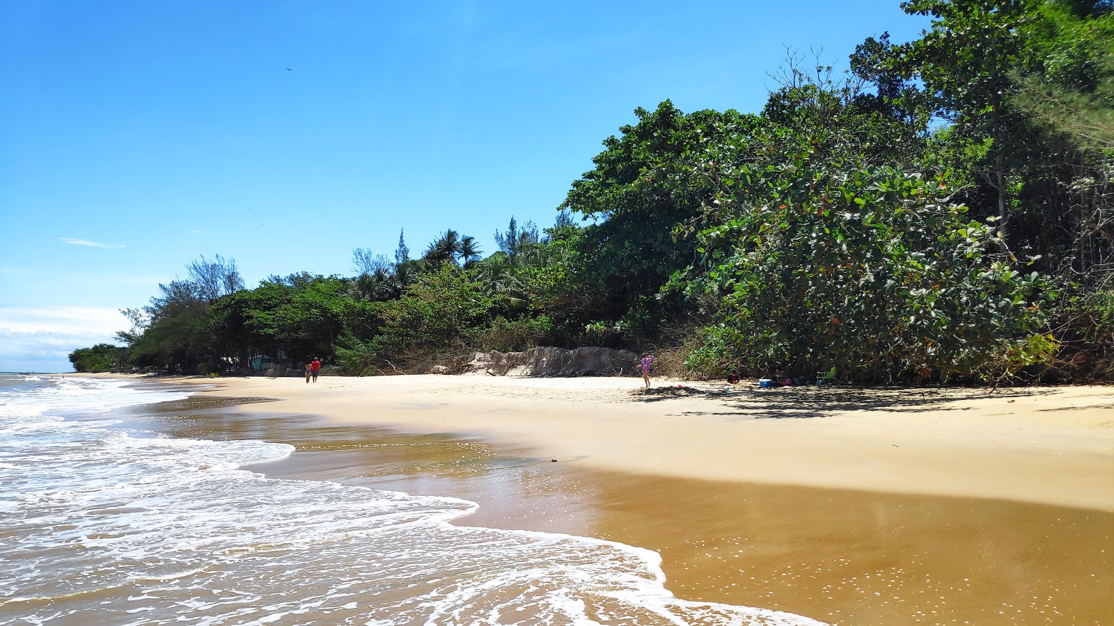 Foto von Praia Das Pitas und die siedlung