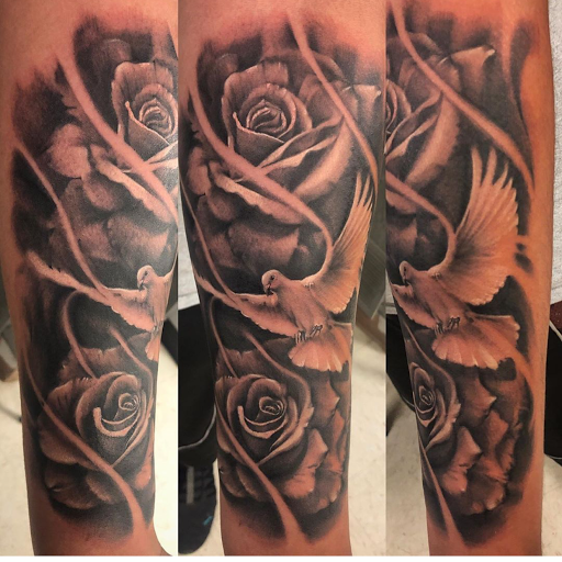 Tattoo Shop «Wyze Guyz Tattoo Parlor», reviews and photos, 3012 Lee Trevino Dr B, El Paso, TX 79936, USA