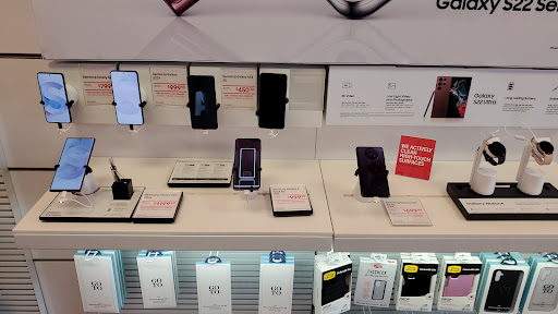 Cell Phone Store «T-Mobile», reviews and photos, 1913 Melody Ln, Greenfield, IN 46140, USA