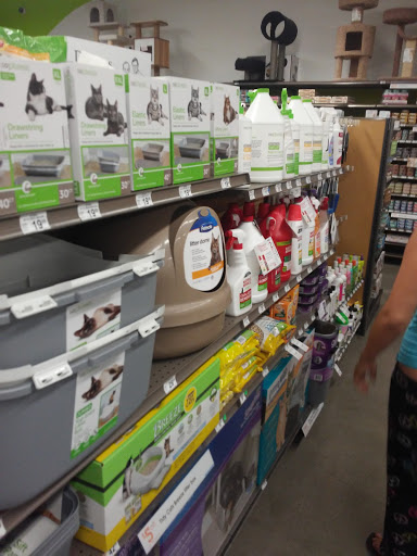 Pet Supply Store «Unleashed by Petco», reviews and photos, 2643 Tapo Canyon Rd c, Simi Valley, CA 93063, USA