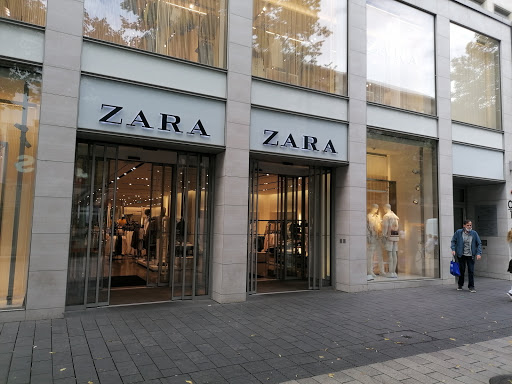 Stores to buy women's sportswear Mannheim