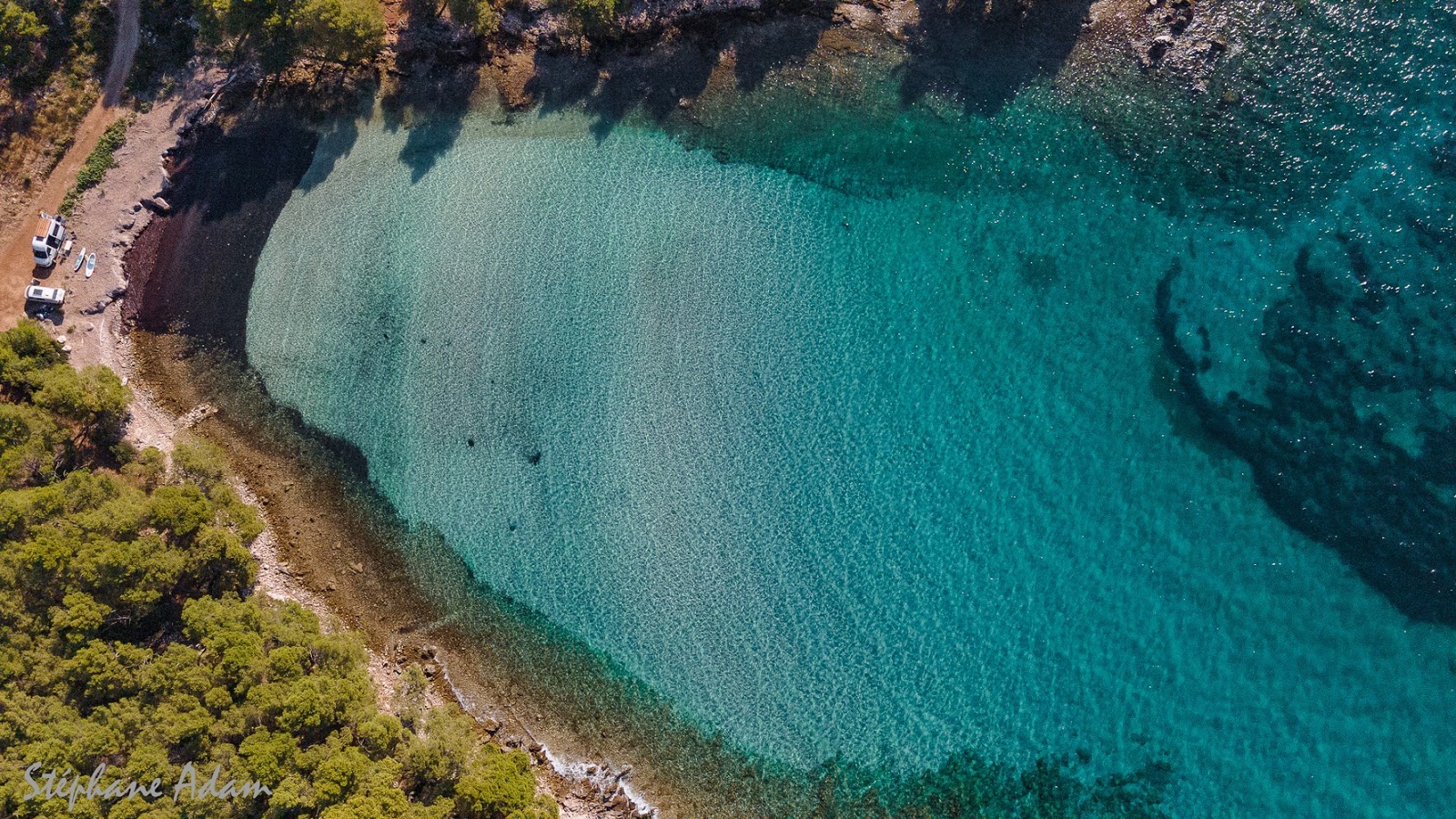 Photo de Perna beach - recommandé pour les voyageurs en famille avec des enfants