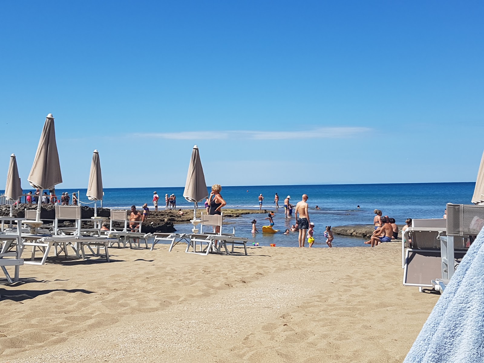 Foto von Trieste Beach mit geräumige küstenlinie