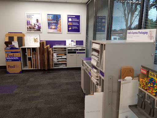 Shipping and Mailing Service «FedEx Ship Center», reviews and photos, 4301 Atlantic Ave, Raleigh, NC 27604, USA