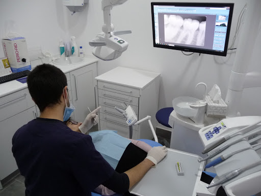 puertas automaticas CLÍNICA SEVILLA - ODONTOLOGÍA Y FISIOTERAPIA en Cantillana