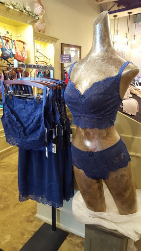 Lingerie Store «clair de lune Lingerie Boutique Magnifique», reviews and photos, 5053 W 119th St, Overland Park, KS 66209, USA