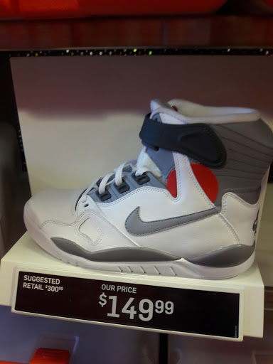 Sporting Goods Store «Nike Factory Store», reviews and photos, 30 N Arkansas Ave, Atlantic City, NJ 08401, USA
