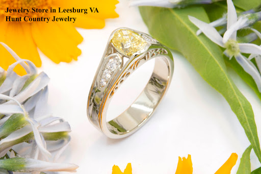 Jewelry Store «Hunt Country Jewelers», reviews and photos, 105 E Main St, Purcellville, VA 20132, USA