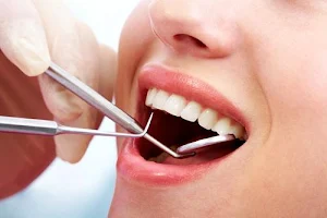 Dr Yasser Dental Clinic عيادة الدكتور ياسر سيف لطب الأسنان image