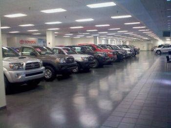 Toyota Dealer «Kings Toyota - New Cars, Indoor Showroom», reviews and photos, 4700 Fields Ertel Rd, Cincinnati, OH 45249, USA