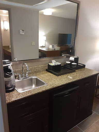 Hotel «Embassy Suites by Hilton Seattle North Lynnwood», reviews and photos, 20610 44th Ave W, Lynnwood, WA 98036, USA