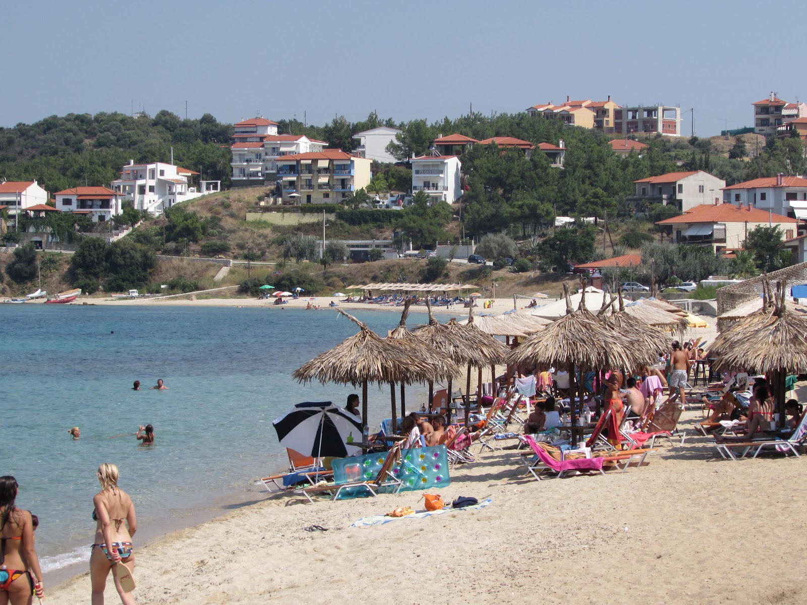 Nea Roda Beach'in fotoğrafı - Çocuklu aile gezginleri için önerilir