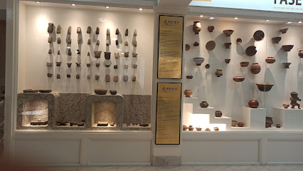 Museo Arqueológico y Religioso de la Purita de Huaca