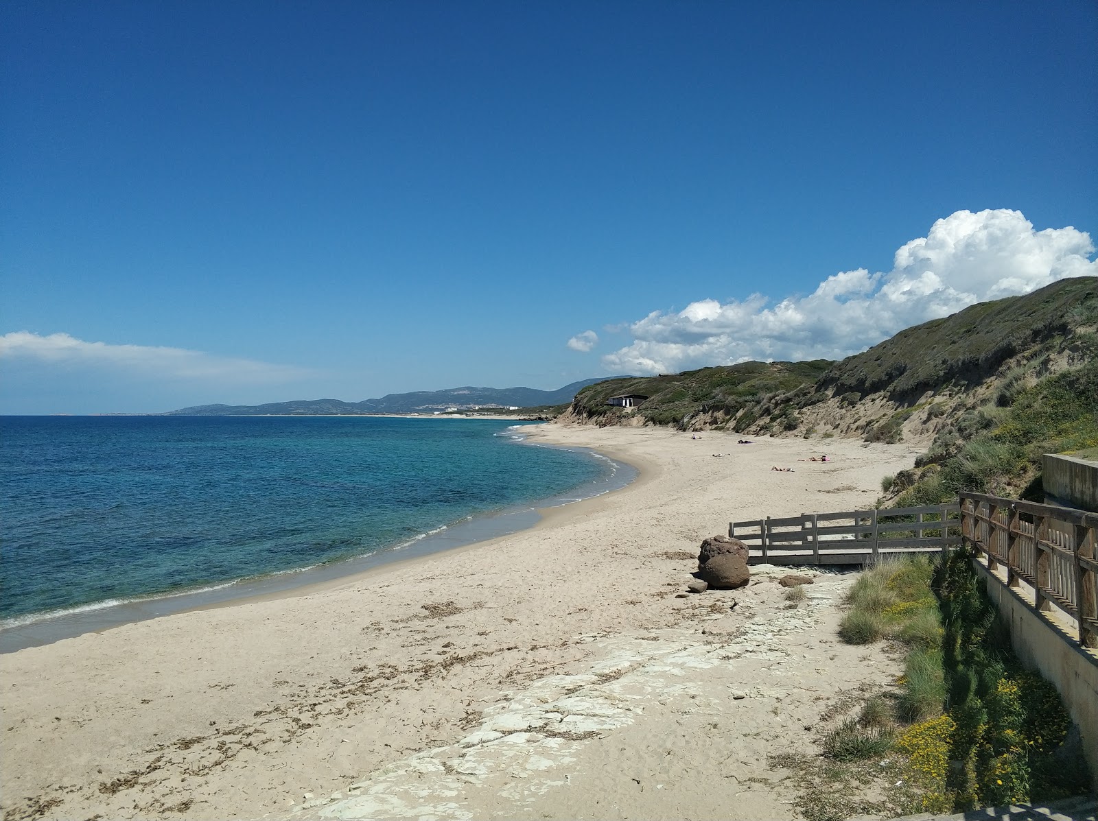 Foto de Spiaggia La Ciaccia com meios de comunicação nível de limpeza