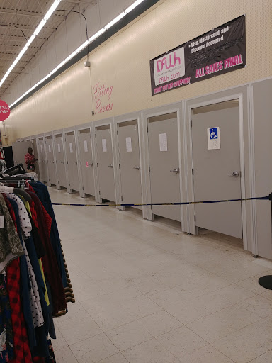 Discount Store «Discount Fashion Warehouse Northland», reviews and photos, 2727 Northland Plaza Dr, Columbus, OH 43231, USA
