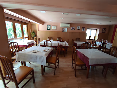 Restaurante Casa Navarro - Barrio La Lastra, 65, 39718 Pámanes, Cantabria, Spain