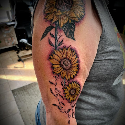 Explore great half sleeve tattoo ideas, creative tattoo ideas in Oxford, available at American Pride Tattoos Oxford