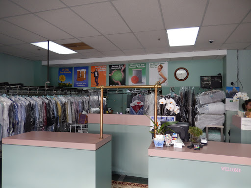 Dry Cleaner «Meadowbrook Alteration Shop», reviews and photos, 3049 E Walton Blvd, Auburn Hills, MI 48326, USA