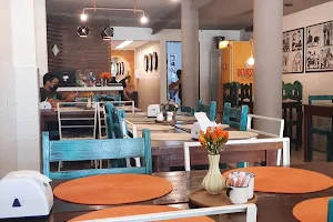 Bentu's Restaurante image
