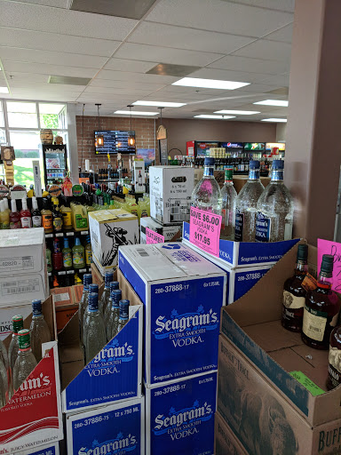 Liquor Store «Milwaukie Liquor Store», reviews and photos, 10804 SE Oak St, Milwaukie, OR 97222, USA