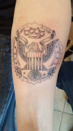 Tattoo Shop «Alter-Ego Tattoo Studio», reviews and photos, 204 Main St, Kewaskum, WI 53040, USA