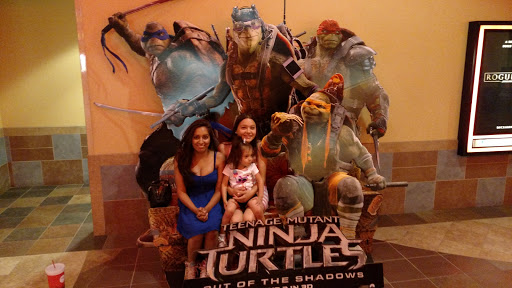 Movie Theater «Regal Cinemas River Point 14 & RPX», reviews and photos, 3565 S Platte River Dr, Sheridan, CO 80110, USA