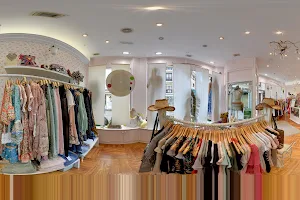 Aura. Tienda de ropa y complementos en Gernika image