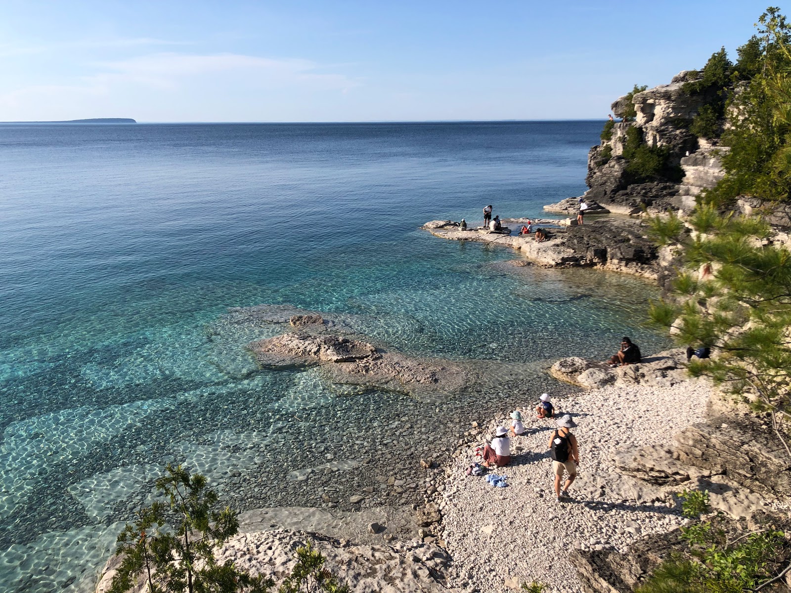 Indian Head Cove'in fotoğrafı taşlar yüzey ile