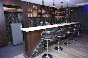 Drink & Dine Restro Bar @ Hotel Sun City Plaza-Sitapura image