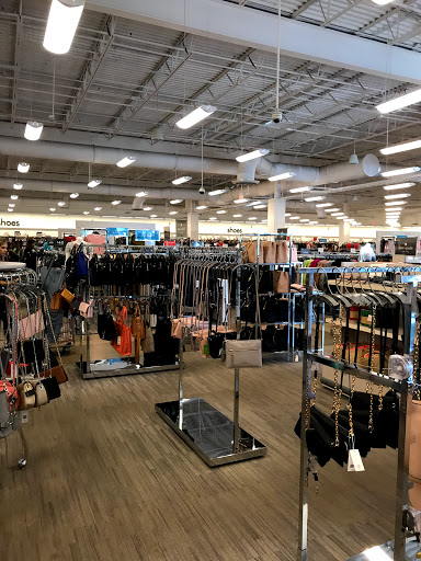 Department Store «Nordstrom Rack Shops At Orchard Place», reviews and photos, 9625 Skokie Blvd, Skokie, IL 60077, USA