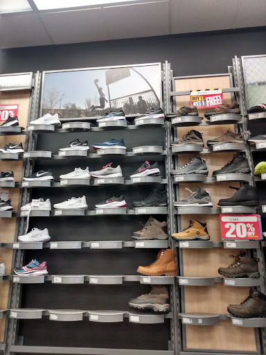 Sporting Goods Store «Olympia Sports», reviews and photos, 250 N Plainfield Rd, West Lebanon, NH 03784, USA