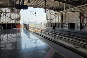 Jhasi Rani Square Metro Station image