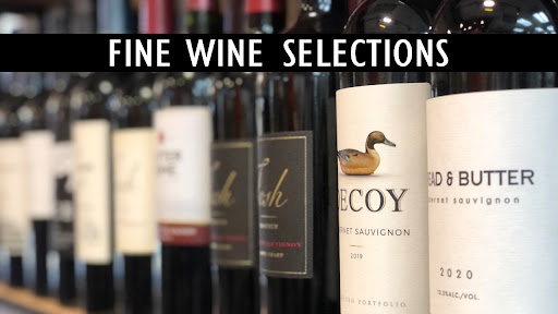 Liquor Store «The Craft Beer Store Libertyville», reviews and photos, 107 W Church St, Libertyville, IL 60048, USA