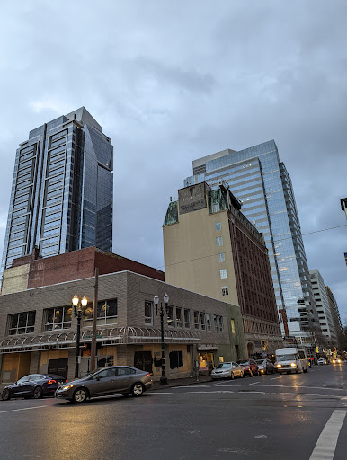 Movie Theater «Regal Cinemas Fox Tower 10», reviews and photos, 846 SW Park Ave, Portland, OR 97205, USA