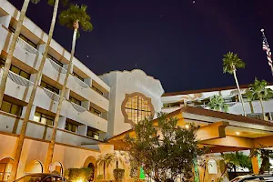 GreenTree Hotel Phoenix West image