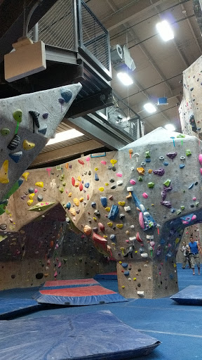 Rock Climbing Gym «The Cliffs at Valhalla», reviews and photos, 1 Commerce St, Valhalla, NY 10595, USA