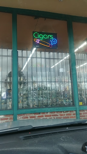 Tobacco Shop «House of Smoke - Mill Plain», reviews and photos, 10300 SE Mill Plain Blvd, Vancouver, WA 98664, USA