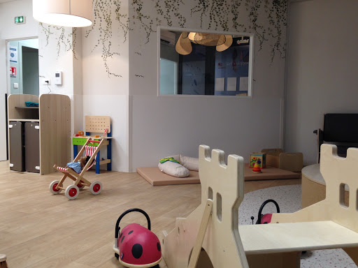Nursery Bilingual Wonders - People&Baby