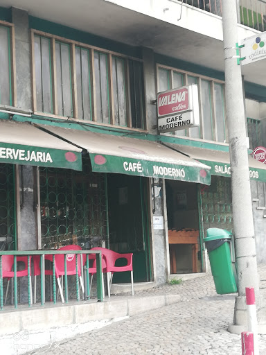 Café Moderno no Sacavém, Lisboa