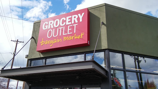 Grocery Store «Grocery Outlet Bargain Market», reviews and photos, 7741 N Lombard St, Portland, OR 97203, USA