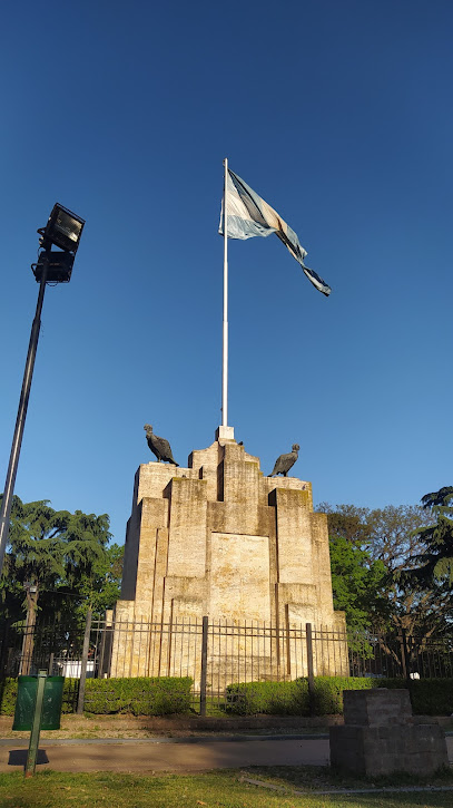 Primer Monumento A la Bandera