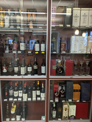 Liquor Store «Edina Liquor - Grandview», reviews and photos, 5013 Vernon Ave S, Edina, MN 55436, USA
