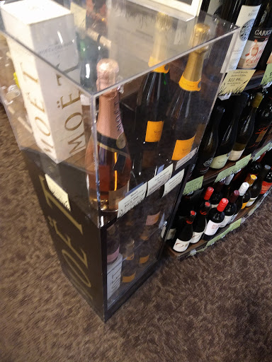 Wine Store «Eden Prairie Liquor», reviews and photos, 8018 Den Rd, Eden Prairie, MN 55344, USA