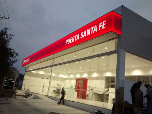 Toyota Puerta Santa Fe