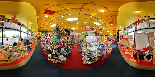 Game Store «Toys & Co. - Friendly Center», reviews and photos, 3110 Northline Ave, Greensboro, NC 27408, USA